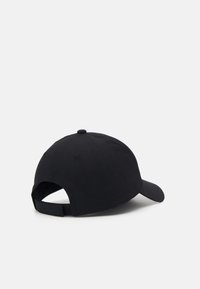 Svart bomullsbill caps med buet skjerm, justerbar bakrem og sekspaneldesign. Har ventilasjonsøyler og en toppknapp.