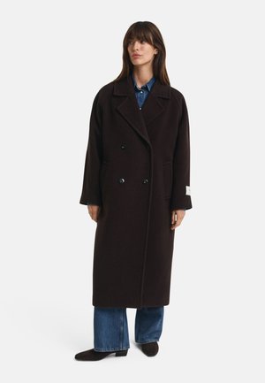 Mantel - deep brown