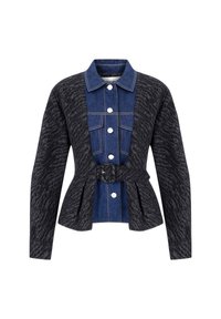 Jeansjacka och mönstrad tygjacka med krage, framknappar, åtsittande midja och bälte, i blå och mörkgrå nyanser.