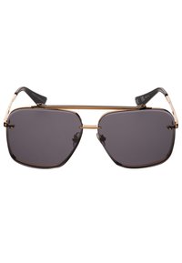 Occhiali da sole con montatura in metallo nera e oro, lenti ottagonali, lenti oscurate di colore grigio scuro e design a doppio ponte.