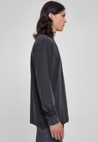 Urban Classics HEAVY BOXY ACID WASH LONGSLEEVE - Hosszú ujjú felső - black