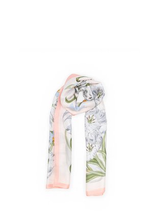 Sciarpa bordata di rosa chiaro con dettagliati motivi floreali bianchi e blu e foglie verdi, arrotolata liberamente su sfondo bianco.