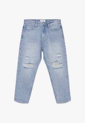 Jasnoniebieskie jeansy z denimu o luźnym kroju, z przetarciami i rozdarciami z przodu oraz standardowym pasem.