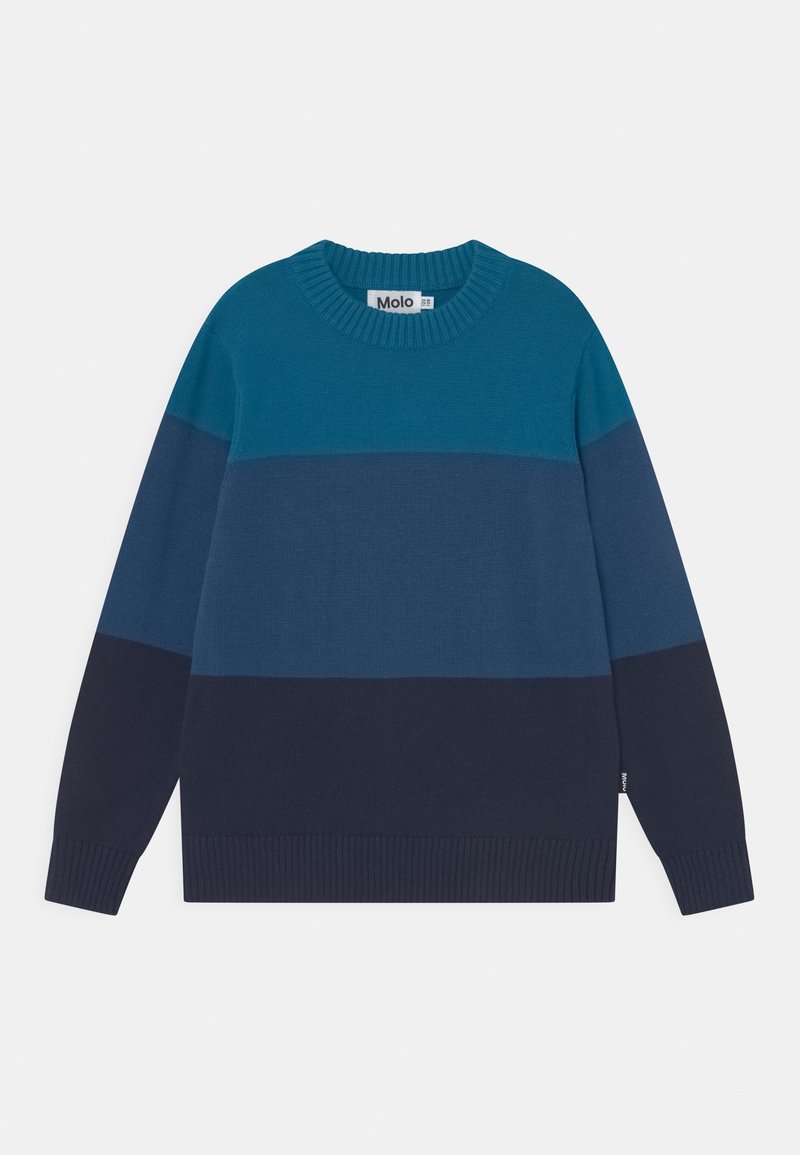 Pull en maille à manches longues avec larges rayures horizontales en vert sarcelle, bleu et bleu marine, avec col rond et poignets côtelés.