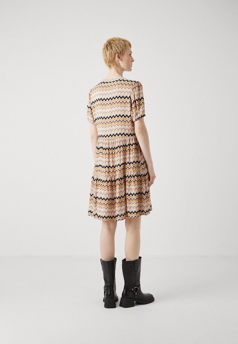ONLY Dames Onlnova Life Elite S/S Thea Dress AOP, kiwi, M