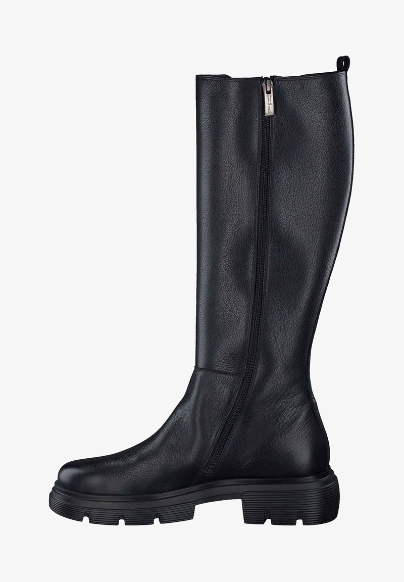 Bottes noires montantes en cuir texturé avec une fermeture éclair sur le côté, un bout rond et une semelle en caoutchouc épaisse pour une meilleure adhérence.