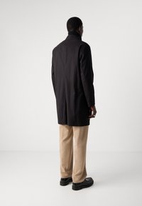 BOSS CLARK - Lietpaltis - black