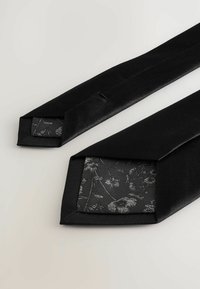 Non sélectionné, black
