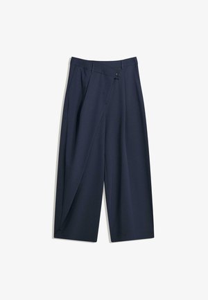 Tengerészkék, széles lábú nadrág, elegáns kialakítással, elülső redővel, gombos záródással és sima szövet textúrával.