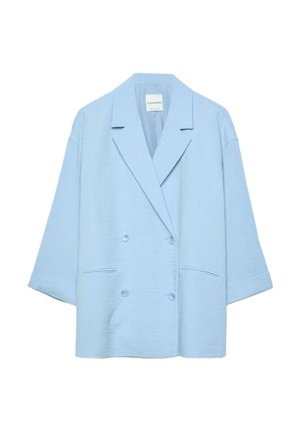 Světle modrý oversized dvouřadý blejzr se širokými klopami, tříčtvrtečními rukávy a dvěma předními kapsami.