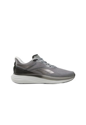 Zapatilla de correr gris y negra con parte superior de malla, soporte negro en el talón y suela acolchada blanca y gruesa, vista desde el lado exterior.