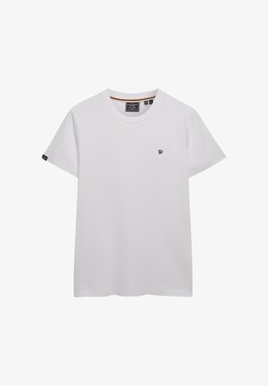 Biały T-shirt z krótkim rękawem i okrągłym dekoltem, z małym haftowanym logo na lewej piersi oraz metką na lewym mankiecie rękawa.