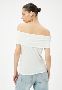 Koton OFF SHOULDER - T-Shirt basic - white