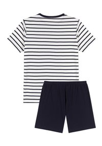 T-shirt à manches courtes rayé en blanc et marine, associé à un short marine avec une taille élastique, fabriqué en doux coton.