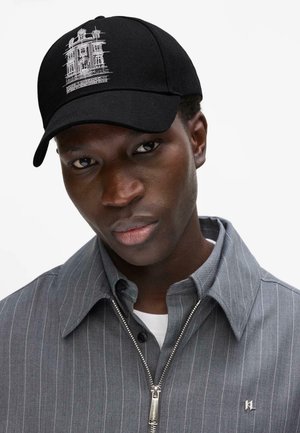 KARL LAGERFELD, KARL LAGERFELD HAT MAISON DE KARL SKETCH - Cap - black