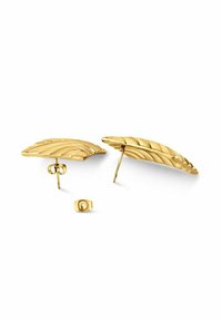 Boucles d'oreilles en forme de feuille dorée avec une surface texturée, dotées d'une fermeture à tige et à papillon. Comprend un petit élément de support.