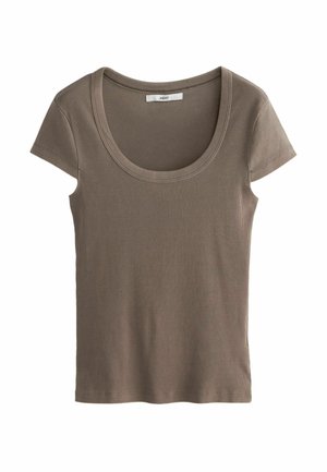 Brązowa, prążkowana bluzka z krótkim rękawem, dekoltem w łódkę, dopasowanym krojem i małą białą metką z nazwą marki wewnątrz przy szyi.