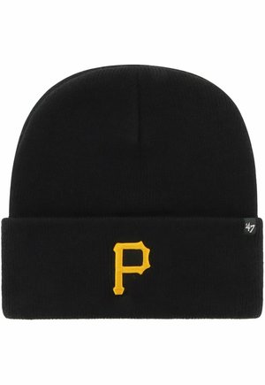 Gorro negro de punto con un dobladillo y un logotipo "P" bordado en amarillo. Está hecho de una tela suave con una textura acanalada.