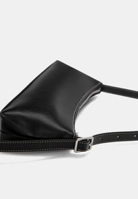 PULL&BEAR Handtas - black