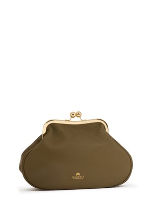 Porte-monnaie en cuir vert olive avec fermoir métallique doré et logo "Cuoieria Fiorentina" sur le devant.