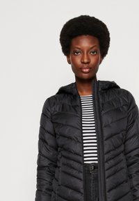 Karl Kani RETRO PAISLEY REVERSIBLE PUFFER - Chaqueta De Invierno Multicolor Kk12100i0 T11