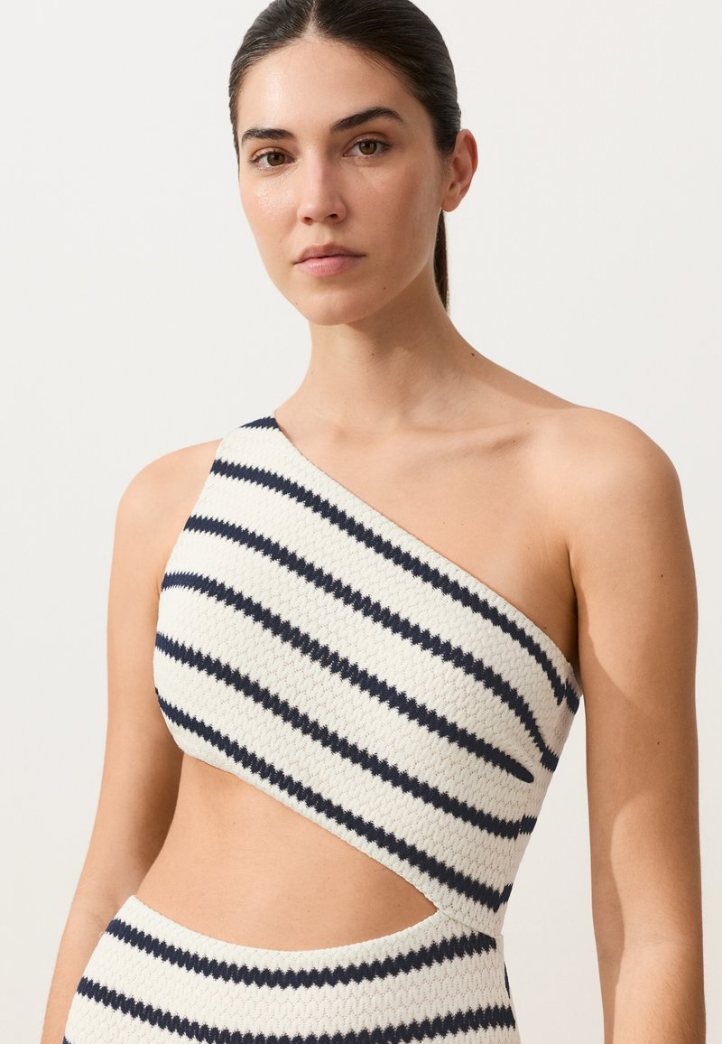OYSHO ASYMMETRIC STRIPED CROCHET - Swimsuit - white - Zalando.ie