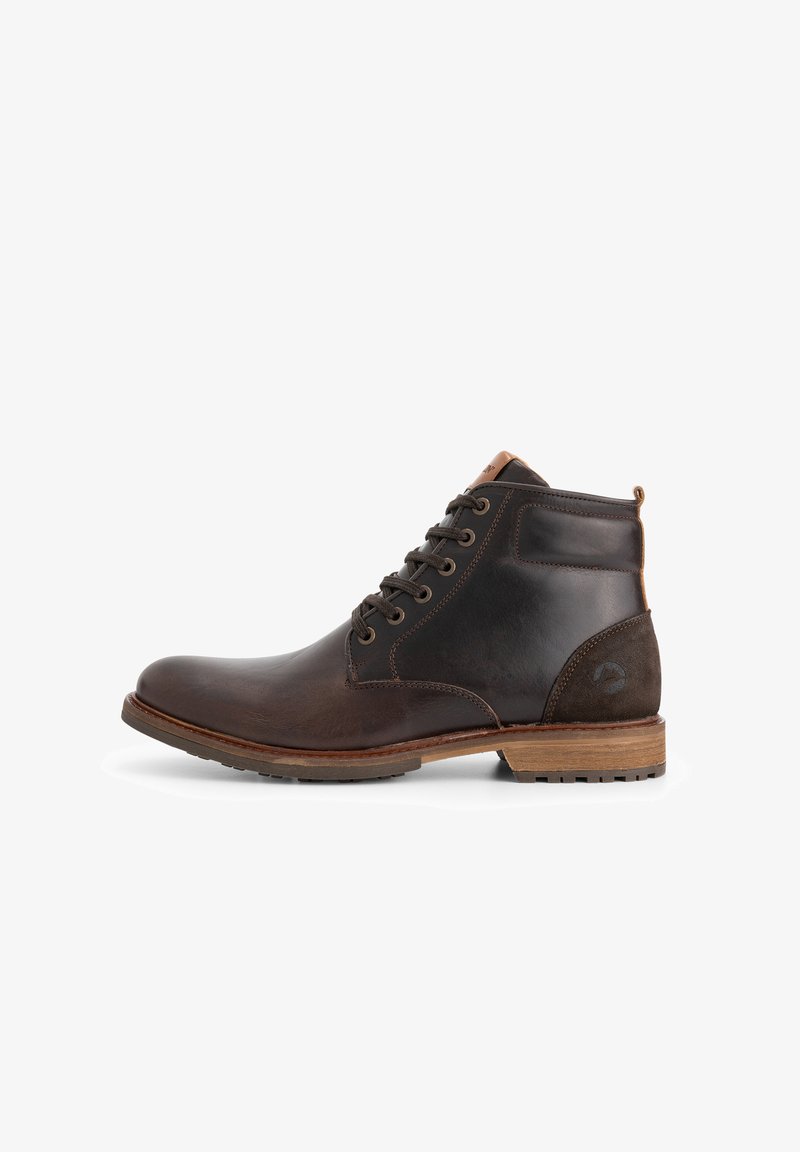 Bruine leren enkelboots met een gladde afwerking, voorzien van een tan accent bij de kraag, ronde neus en vetersluiting. Rubberen zool.