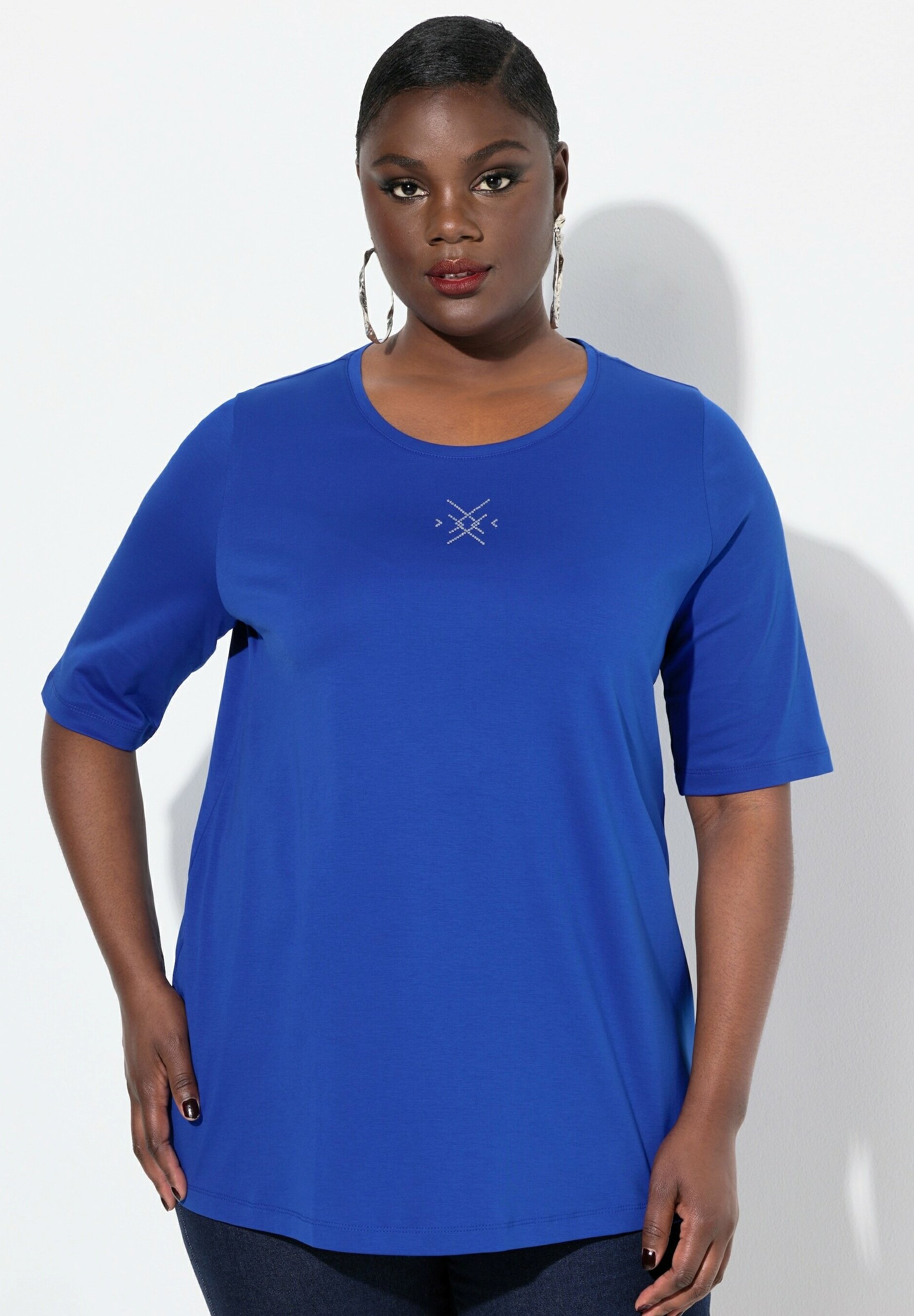 Ulla Popken Plus Size Clothing Ulla Popken Camiseta Básica, Cuello En V,  Ajustada, Manga Larga, Camiseta Para Mujer, Azul (Marine), 46-48 Yours  Clothing España, image size:1886x2716