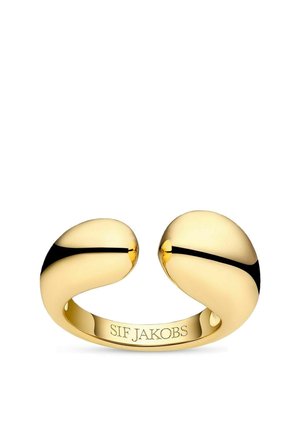 Goldplattierter Ring mit einer glatten, polierten Oberfläche und einem geschwungenen Design. Innen mit "SIF JAKOBS" graviert. Minimalistische, moderne Form.