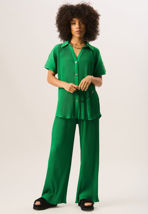 PLISSE SHORT SLEEVE - Button-down blouse4