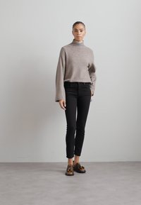 Citizens of Humanity SLOANE - Blugi skinny fit - plush black