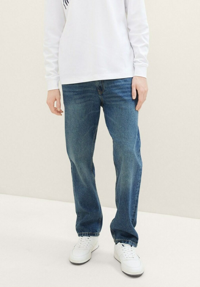 TOM TAILOR DENIM TTLOOSE - Vaqueros tapered - used mid stone blue denim