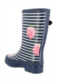 Gestreepte marineblauwe rubberen regenlaars, met roze bloemaccenten en een gestructureerde zool voor grip. Glad afwerking, enkelhoogte en een trekkraag.