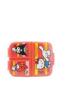 Scatola a compartimenti rossa in plastica con personaggi di Hello Kitty e dei suoi amici, decorata con strisce colorate e piccole illustrazioni di fiori e funghi.