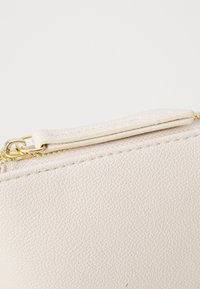 Valentino Bags FOXY - Pochette - ecru