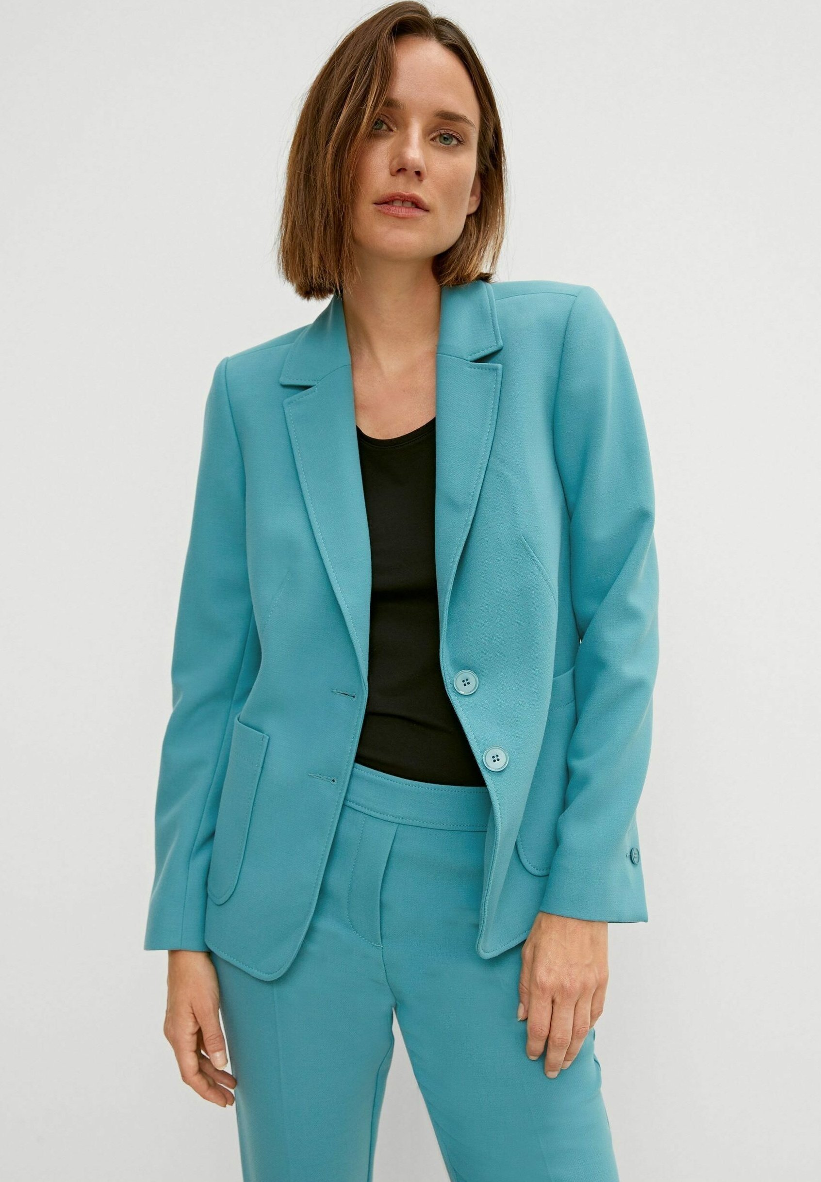 Blazer Femme Courte Cintrée - Tissu Doux élastique, Col à Revers, Longueur Dos 61cm (taille 36), Style Décontracté - 7