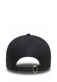 Schwarze Baseballmütze mit runder Form, aus glattem Stoff gefertigt, mit einem verstellbaren Riemen und einer Metall-Schnalle auf der Rückseite.