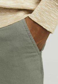 Jack & Jones N/A - Shorts - deep lichen green