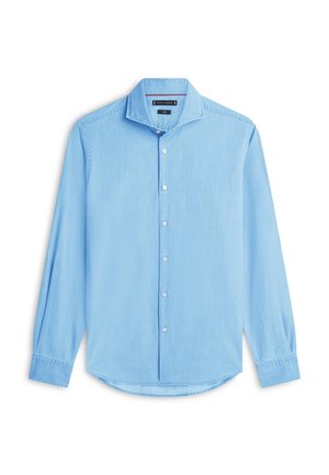 Vaaleansininen pitkähihainen napillinen kauluspaita näkyvillä napeilla ja suoralla helmalla, valkoisella taustalla esillä.