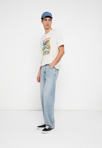 GAP HEROES - Potiskana majica - chino