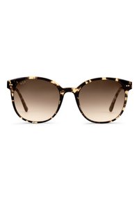 Schildpad zonnebril met een rond cat-eye ontwerp, gradient bruine lenzen en een gladde acetaat frame. Heeft twee metallic stippen op de tempels.