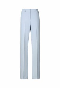 Pantalon droit bleu clair sur mesure avec passants de ceinture et plis à l'avant, présenté sur fond blanc.