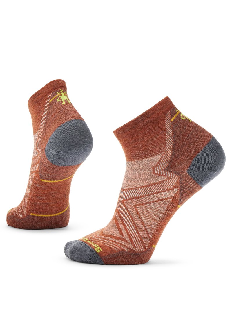 Smartwool RUN ZERO CUSHION ANKLE SOCKS - Urheilusukat - picante