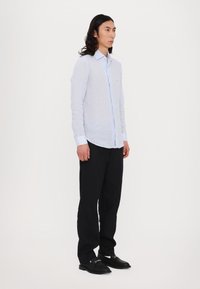 Michael Kors ONE PIECE COLLAR SHIRT - Krekls - light blue