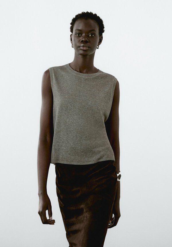 LIGHTWEIGHT SLEEVELESS  - Top