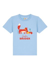 Light blue t-shirt featuring a graphic of a red fox and a smaller fox with a polka dot scarf, text reads "Großer Bruder" in bold red.