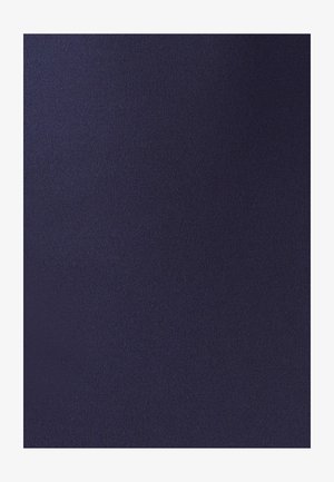 Materijal boje mornarsko plave s glatkom, blago sjajnom teksturom i suptilnim sjajem, koji pokazuje ravnomjernu boju bez uzoraka ili akcenata.