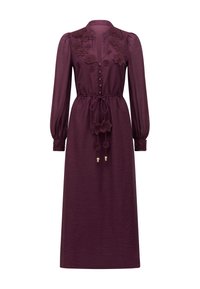 Dlhé bordové šaty s rozopínaním vpredu na gombíky, kvetinovou výšivkou na výstrihu, dlhými rukávmi a elastickým pásom s dekoratívnymi šnúrkami.