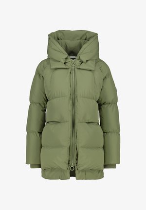 Grüne gepolsterte Jacke mit hohem Kragen, Reißverschluss und großer Kapuze. Verfügt über elastische Bündchen und zwei Fronttaschen. Glatte, matte Textur.