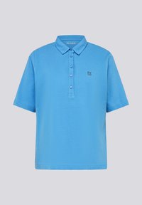 Kurzärmliges Poloshirt aus leuchtend blauem Baumwollstoff, mit einer Knopfleiste mit drei Knöpfen und einem kleinen gestickten Logo auf der linken Brust.